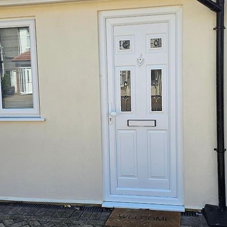 Cozy Studio Near To Tube Station Redbridge kerület Kültér fotó